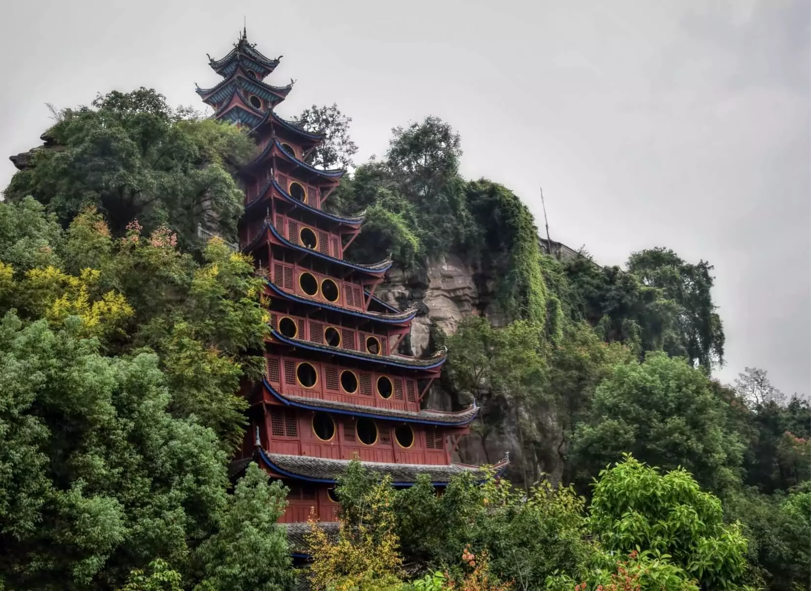 Shibaozhai (Precious Stone Fortress) - Chongqing-Yichang 7-Night Round-Trip Cruise via Badong