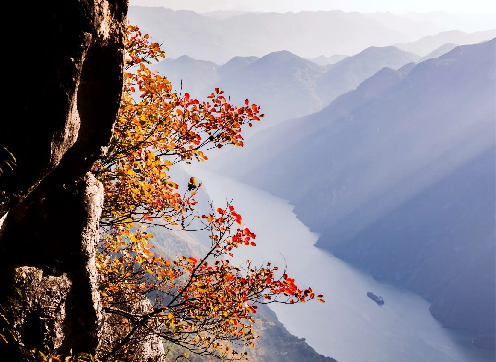 Poetic Trail in Qutang Gorge - Chongqing-Yichang 7-Night Round-Trip Cruise via Badong | Yangzi Explorer