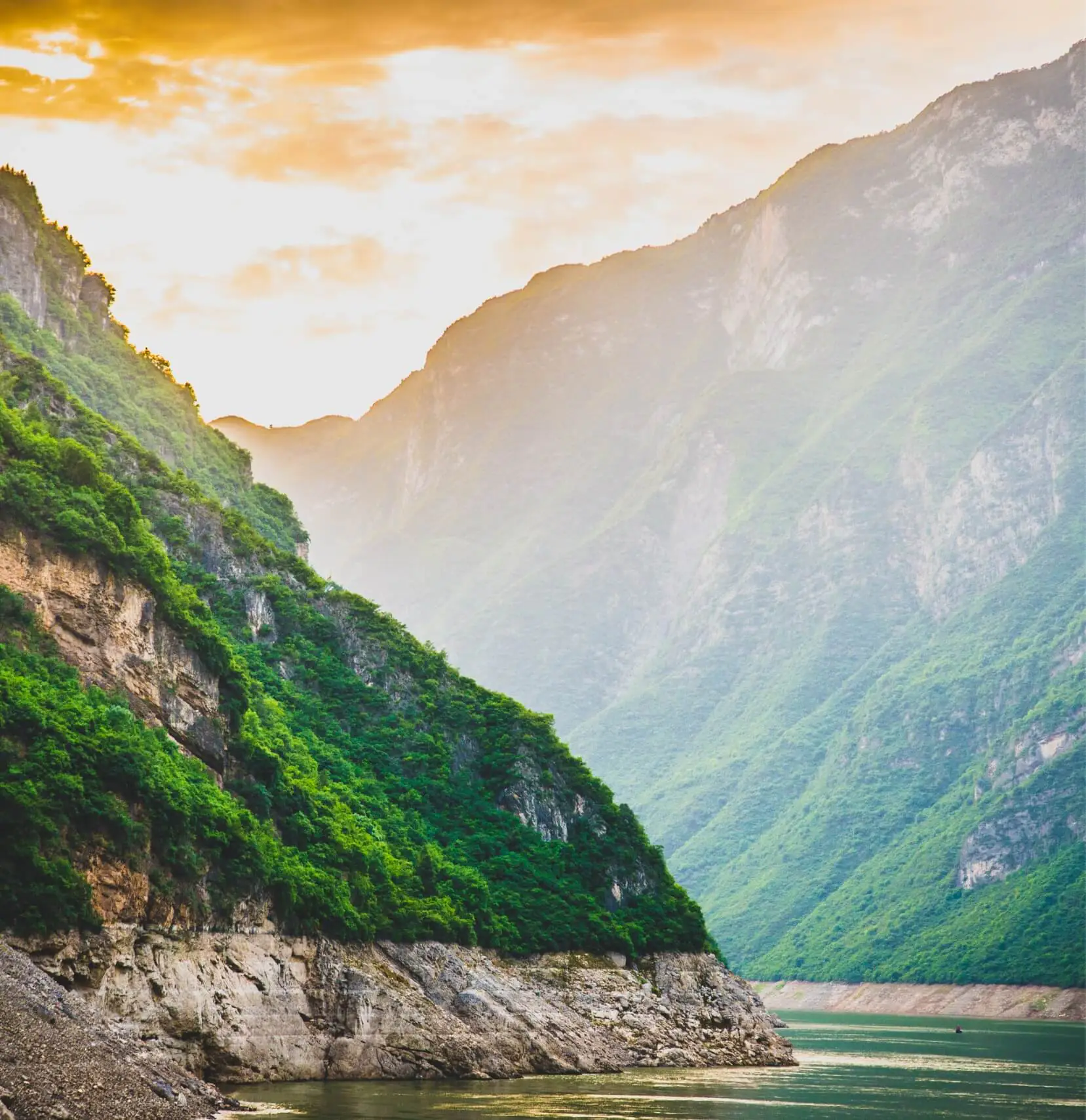 Wu Gorge & Qutang Gorge - Chongqing-Yichang 7-Night Round-Trip Cruise via Badong | Yangzi Explorer