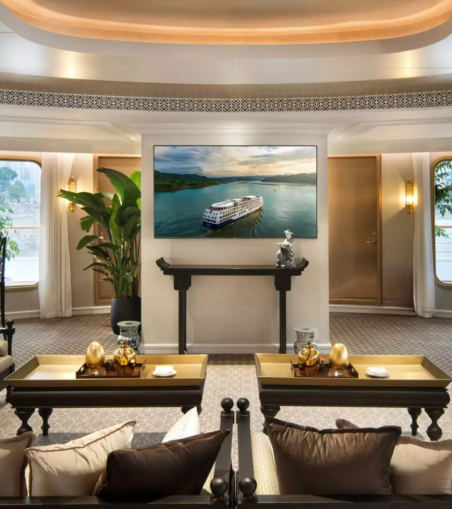 Explorer Bar - Savor exquisite cuisine aboard the Yangzi Explorer (m)
