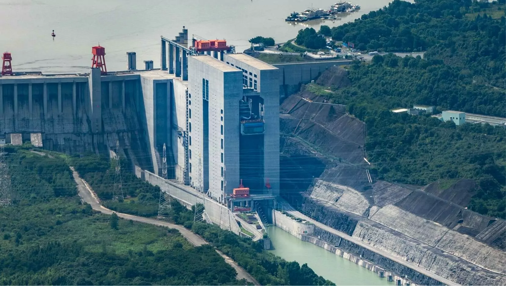 The Three Gorges Ship Lift - 3-Night Yangtze River Cruise on Yangzi Explorer