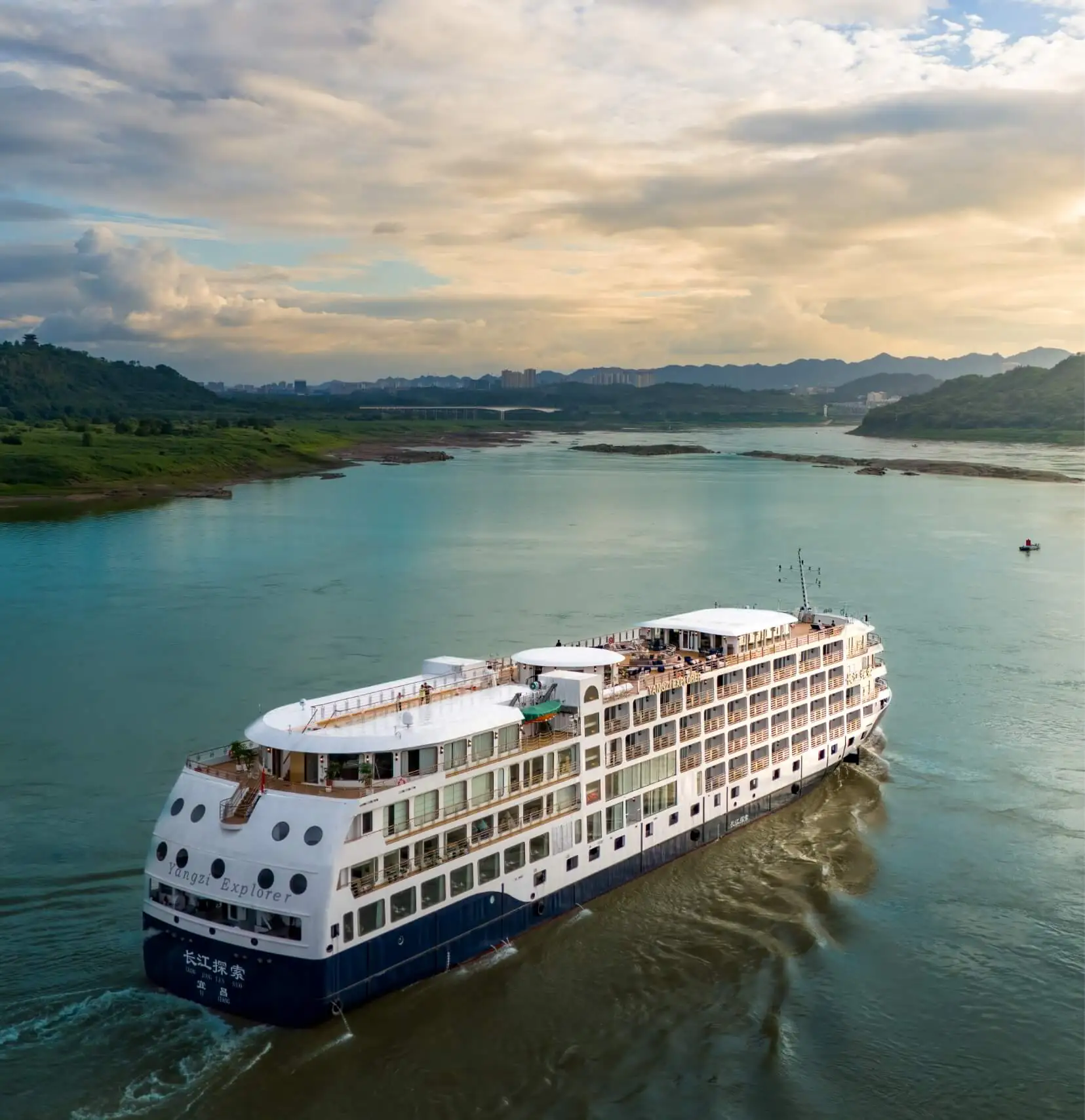 The luxurious Yangzi Explorer cruise ship sailing through the Three Gorges on the Yangtze River (1-m)