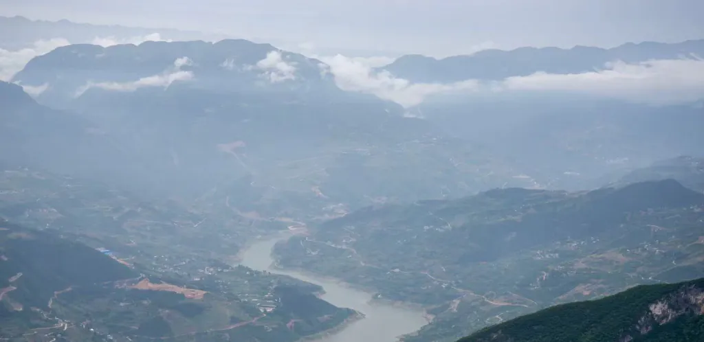 Winter views of the Yangtze River and surrounding mountains